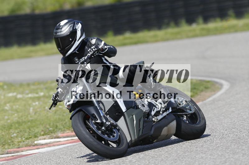 Archiv-2025/09 22.04.2025 Cornu Master School ADR/gruen-vert/29